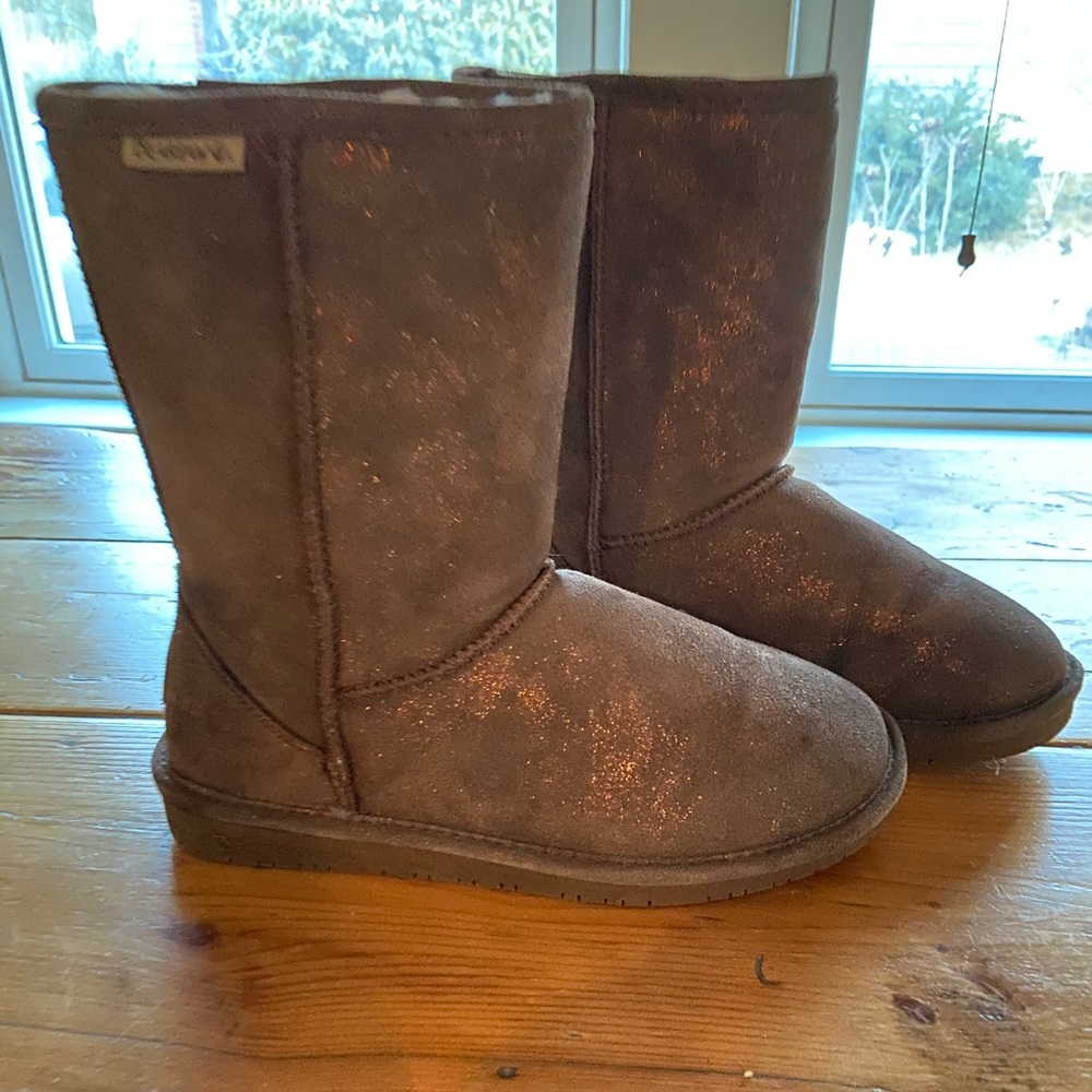 Bearpaw boot. Size 7